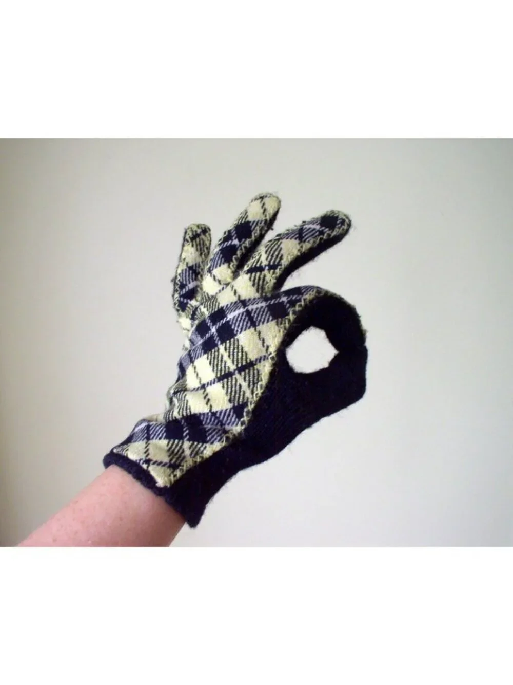 Vintage 1950's Wool Gloves / 50's Pale Yellow & Black Preppy Plaid Knit Winter G
